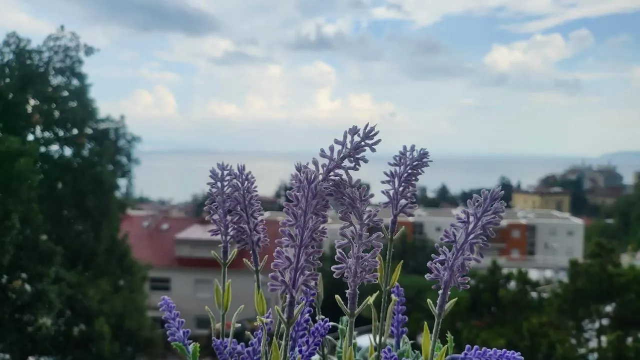 Apartment With Direct Sea View, Free Parking And Close To Beaches And Promenade Lovran