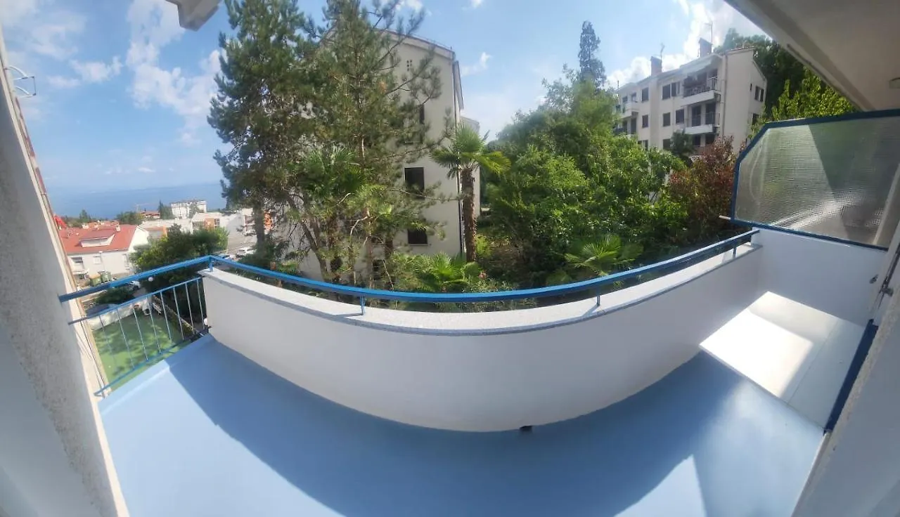 Apartment With Direct Sea View, Free Parking And Close To Beaches And Promenade Lovran Croatia