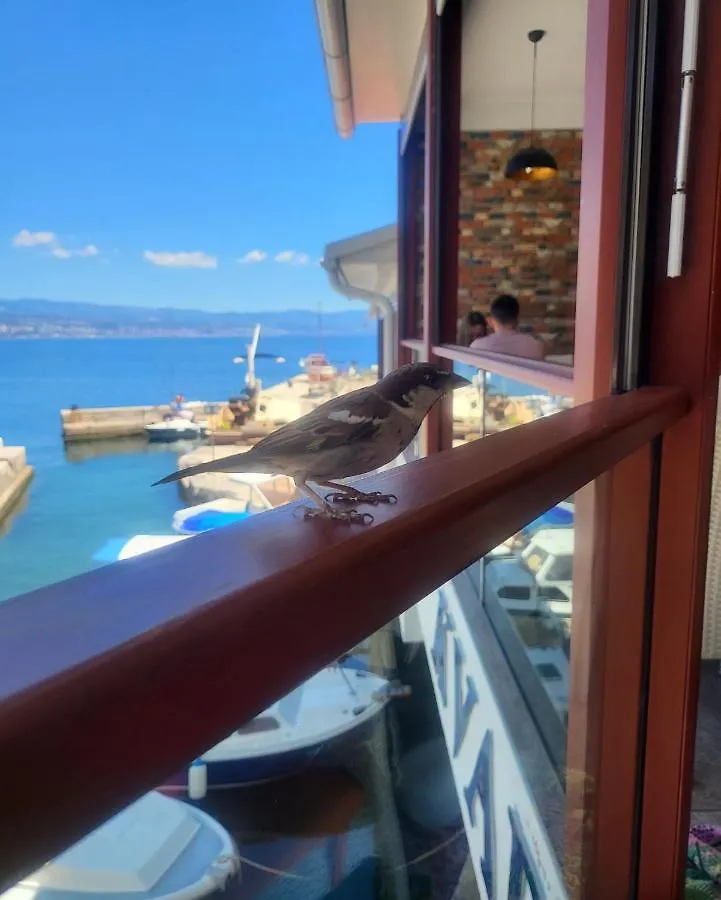 Apartment With Direct Sea View, Free Parking And Close To Beaches And Promenade Lovran Croatia