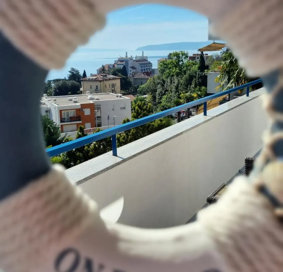 Apartment With Direct Sea View, Free Parking And Close To Beaches And Promenade Lovran Croatia