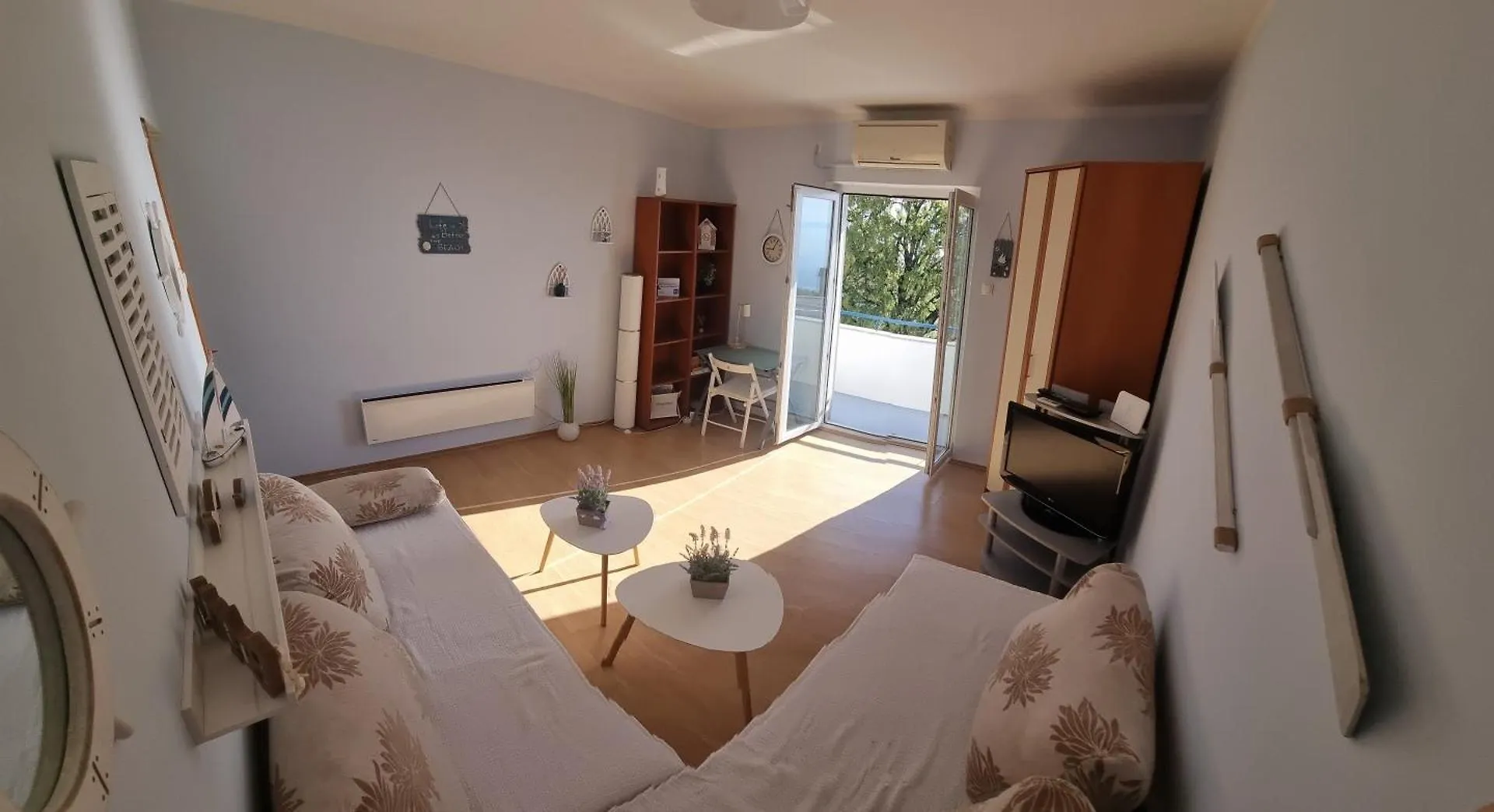 Apartment With Direct Sea View, Free Parking And Close To Beaches And Promenade Lovran