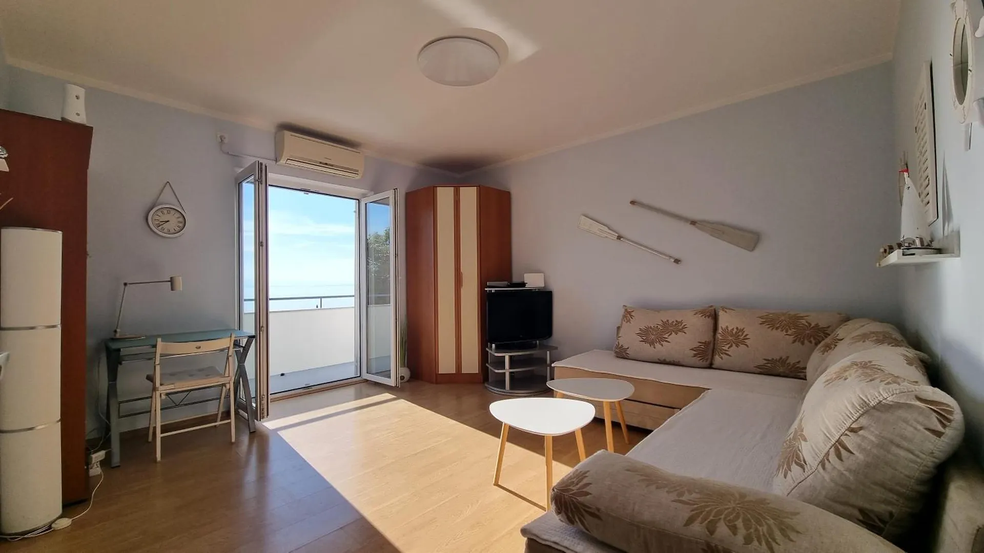 Apartment With Direct Sea View, Free Parking And Close To Beaches And Promenade Lovran