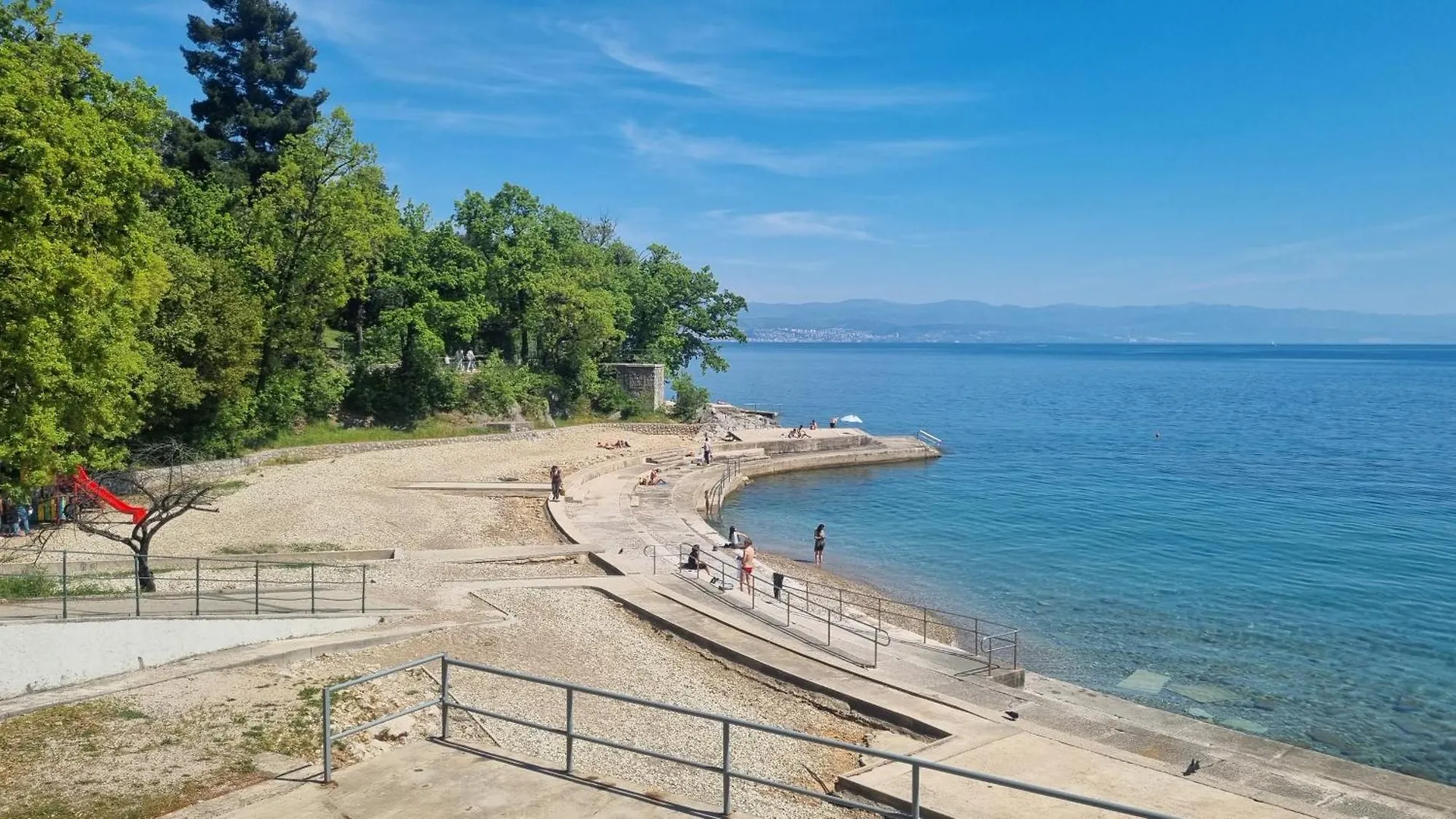 Apartment With Direct Sea View, Free Parking And Close To Beaches And Promenade Lovran