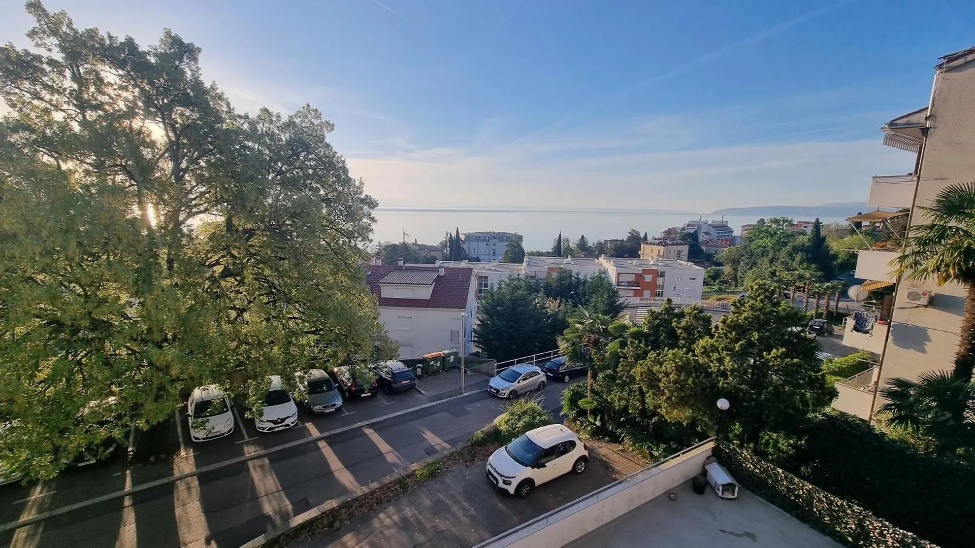 Apartment With Direct Sea View, Free Parking And Close To Beaches And Promenade Lovran