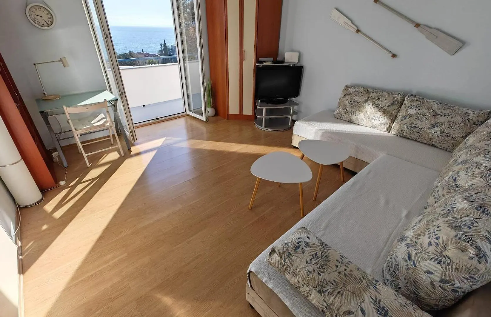 Apartment With Direct Sea View, Free Parking And Close To Beaches And Promenade Lovran