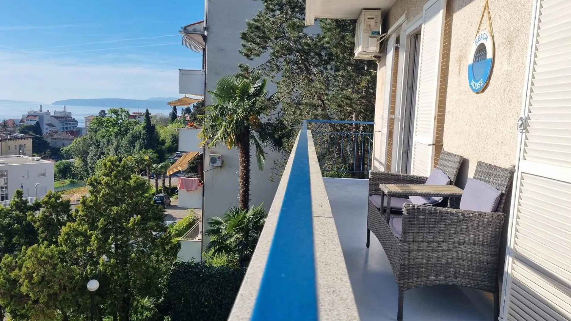 Apartment With Direct Sea View, Free Parking And Close To Beaches And Promenade Lovran